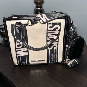 Steve Madden Bwebber crossbody tote